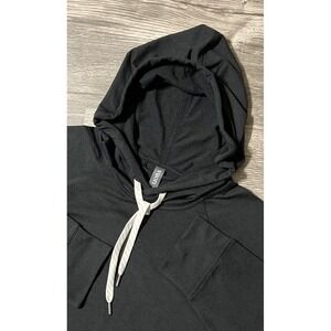 Vuori Women's Halo Oversized Pullover Hoodie in Black Size Small